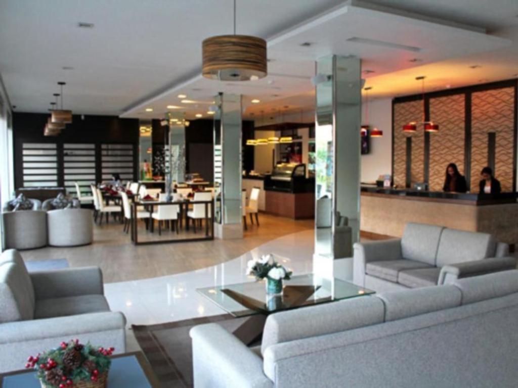Casablanca Suites Legazpi Exterior foto