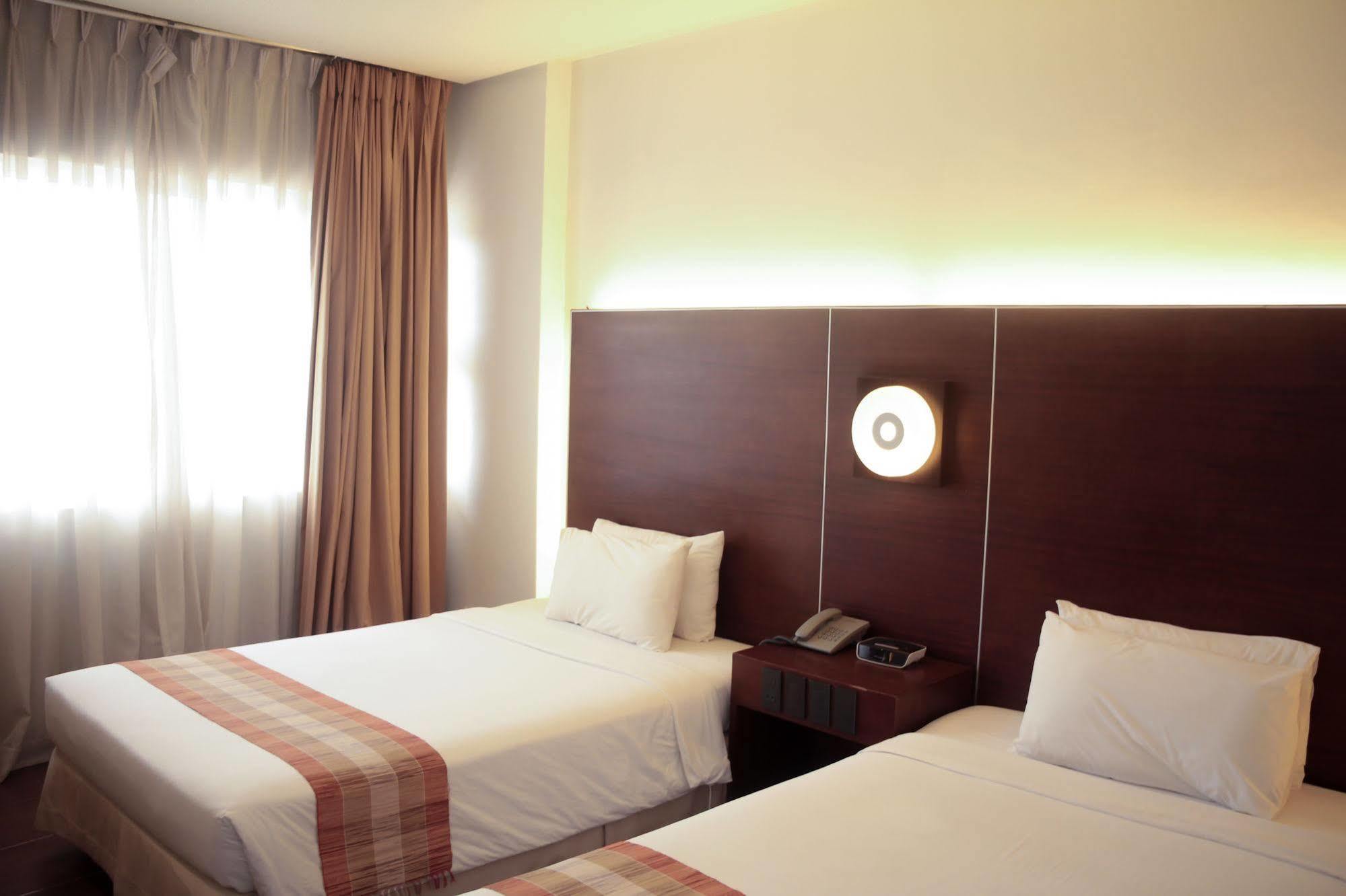 Casablanca Suites Legazpi Exterior foto